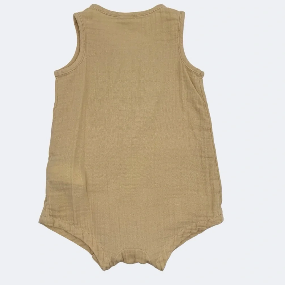 Old Navy Beige Sleeveless Henley One-Piece Baby Romper 12-18 Months Unisex